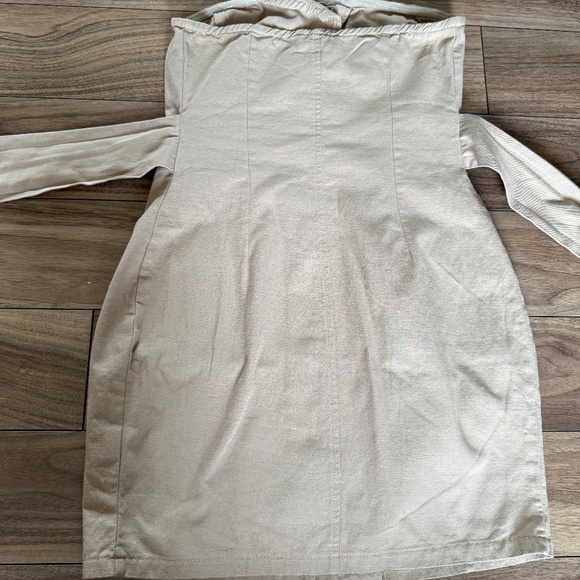 PrettyLittleThing | Belted Pocket Bodycon Safari Dress (US 2) - Picture 5 of 6